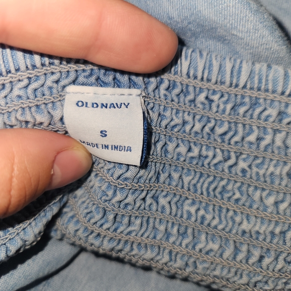 Old Navy Light Blue Smocked Top - Picture 5 of 5